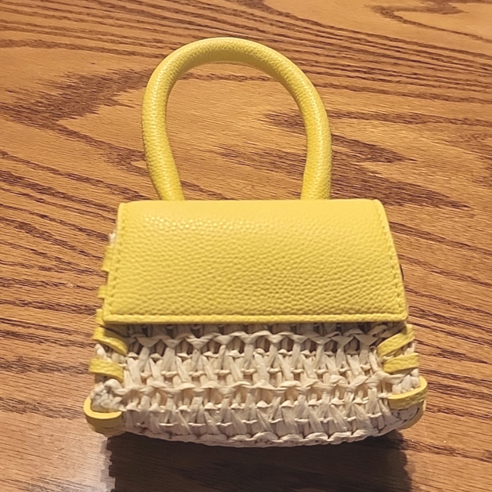 🍃Mini Forever 21 lipstick bag